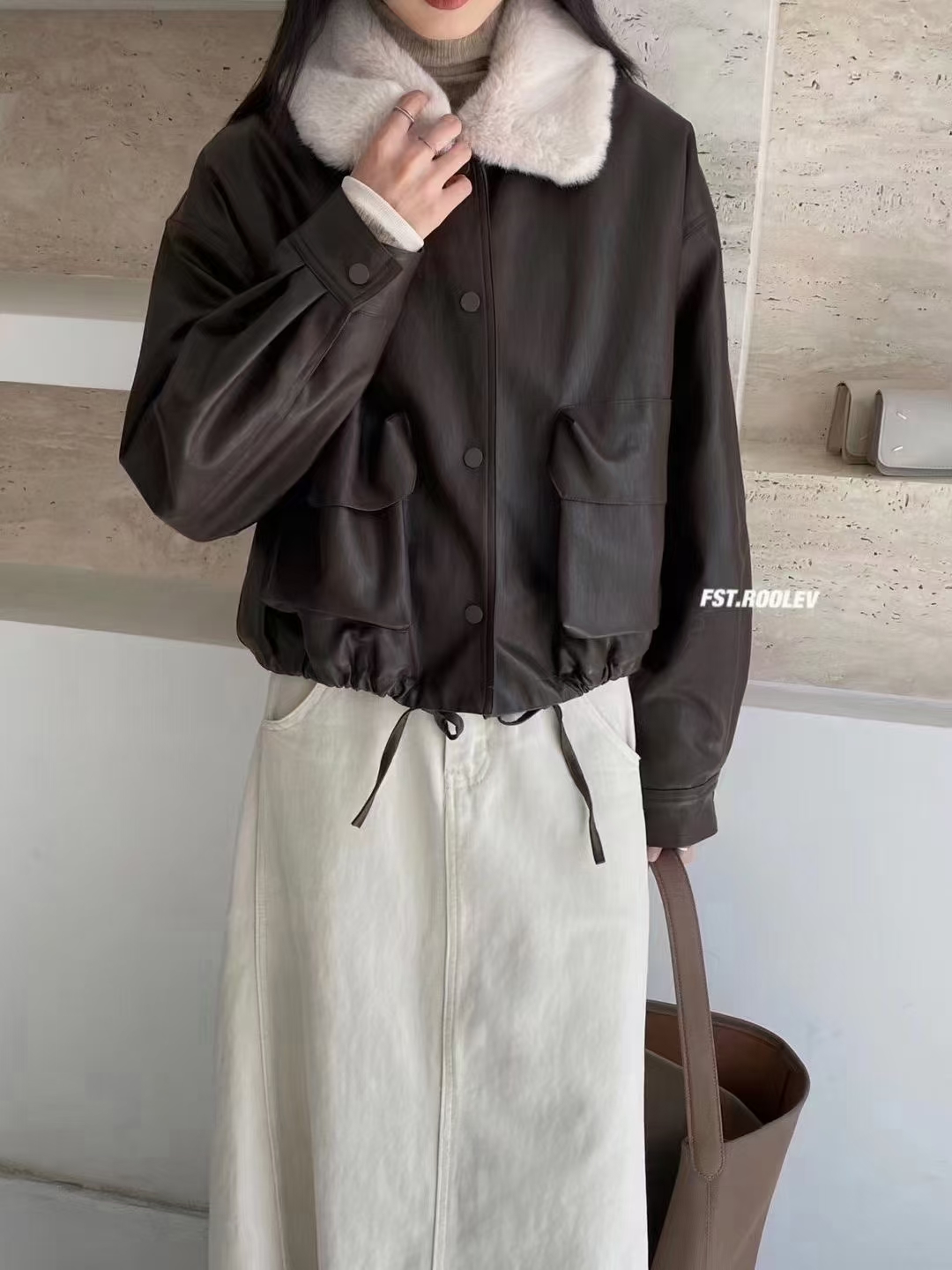 356款白毛领短款皮衣宽松显瘦加绒翻领皮衣外套女秋冬保暖机车服