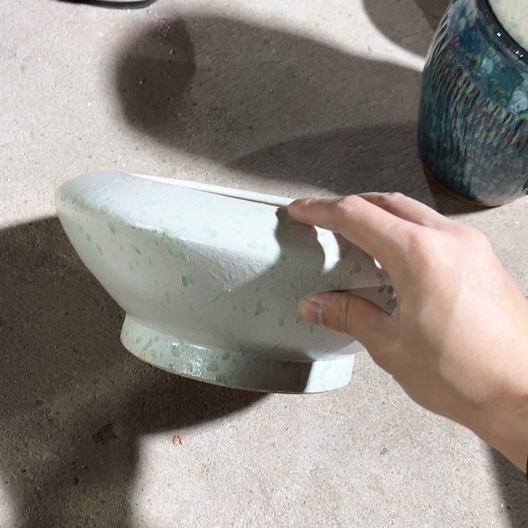 红陶花盆架飞机的时候