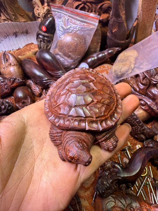 小叶紫檀手工艺木雕（海归）