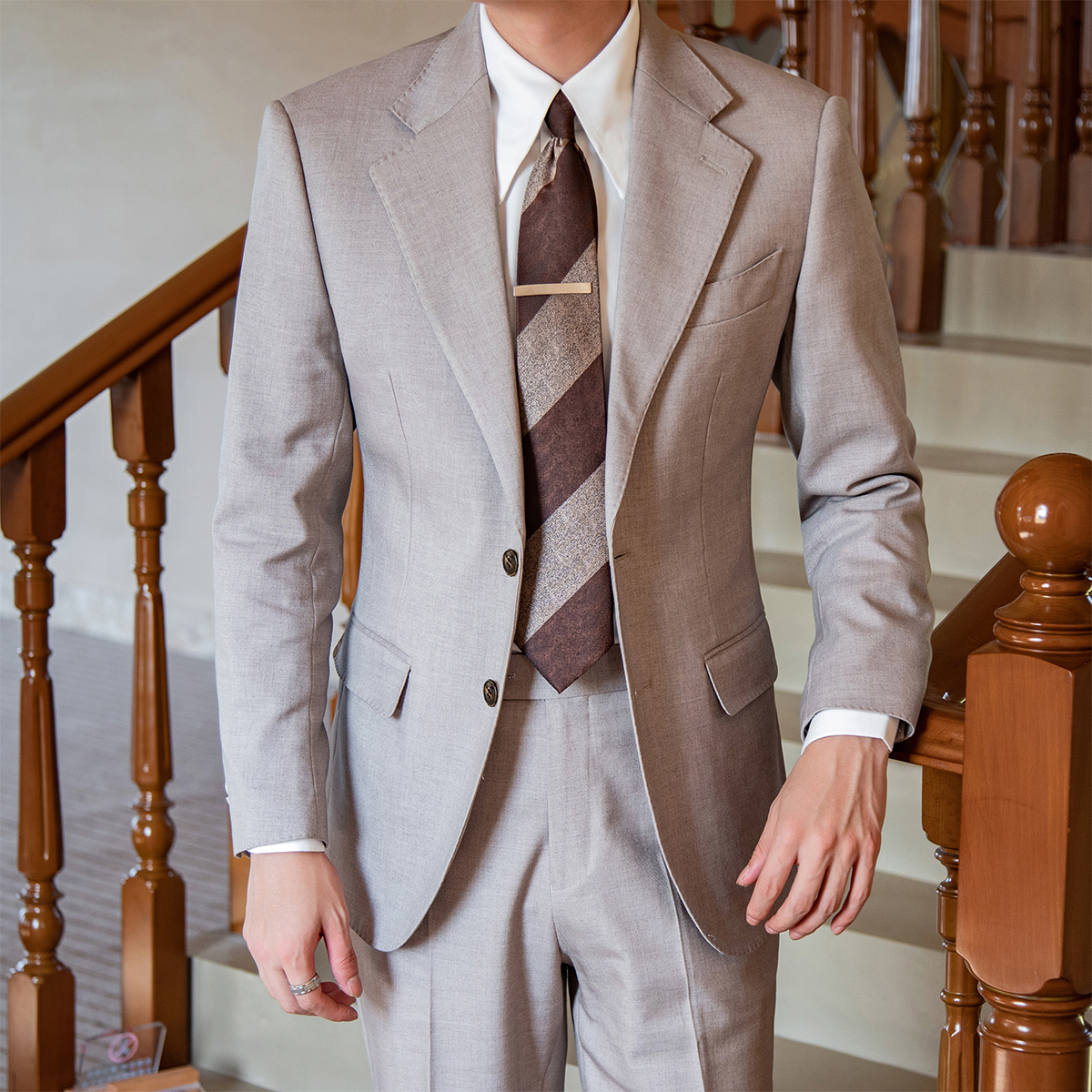 谷巢高定杏色男士商务休闲西装四季款单排扣痞帅修身西服套装