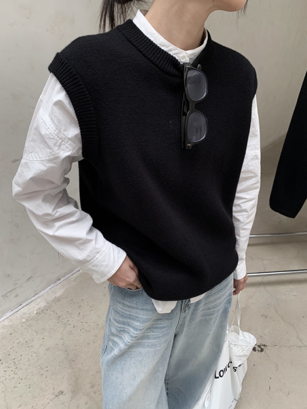 马甲女毛线加厚秋冬新款无袖圆领日系暗黑风格