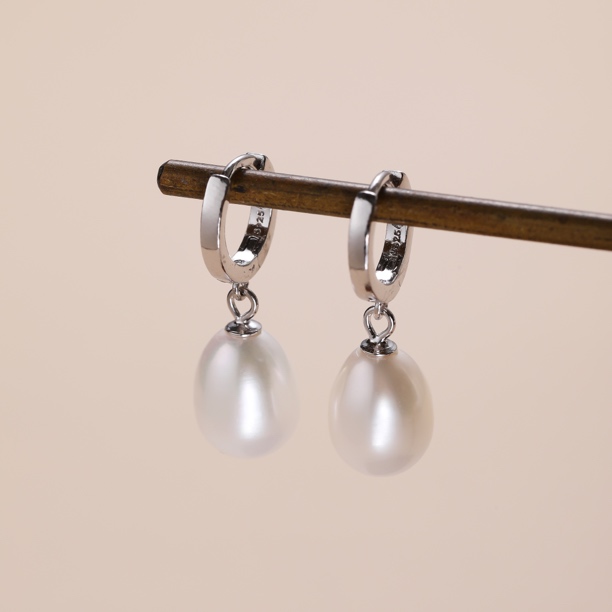 （桃）一对约10mm白色素雅珍珠耳扣（不戴着泡温泉泡澡洗热水澡）