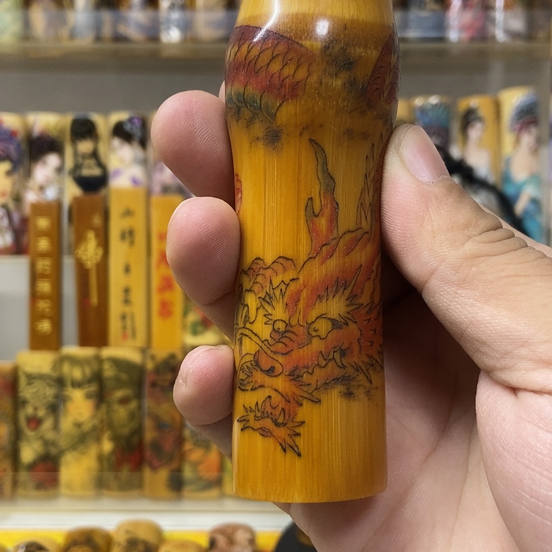 对***哭竹张老师作品针刺盘龙