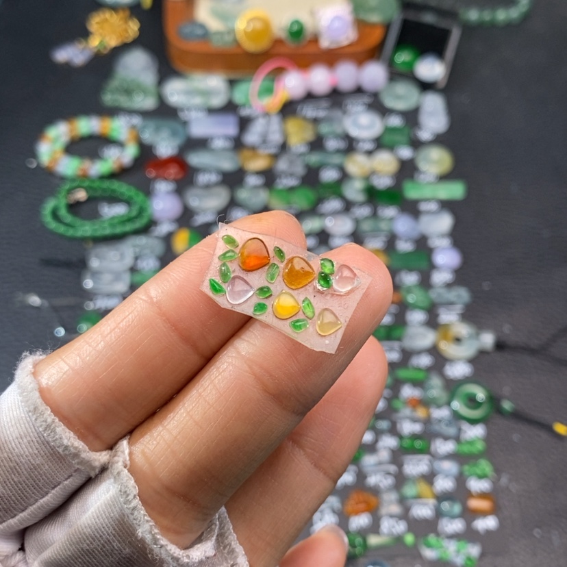 【闪购商品】翡翠挂件未镶嵌多宝