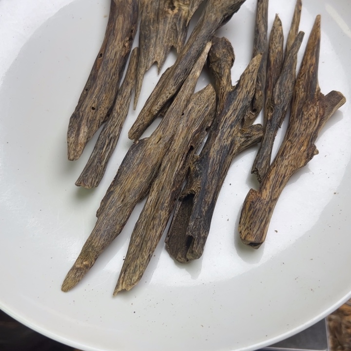 *****沉香沉香碎屑61克