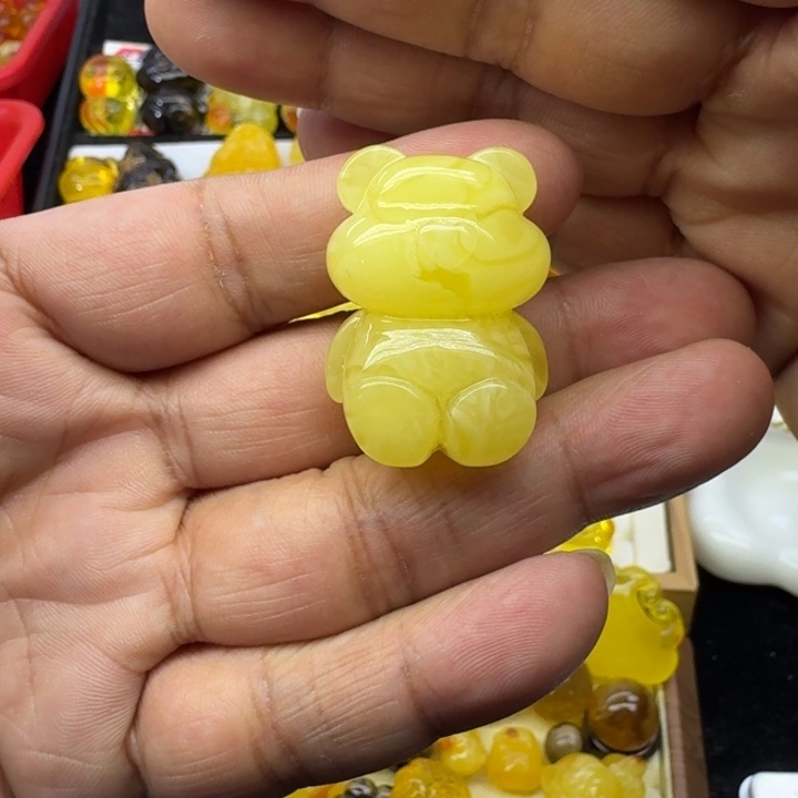 蜜蜡未镶嵌颈饰白花小熊