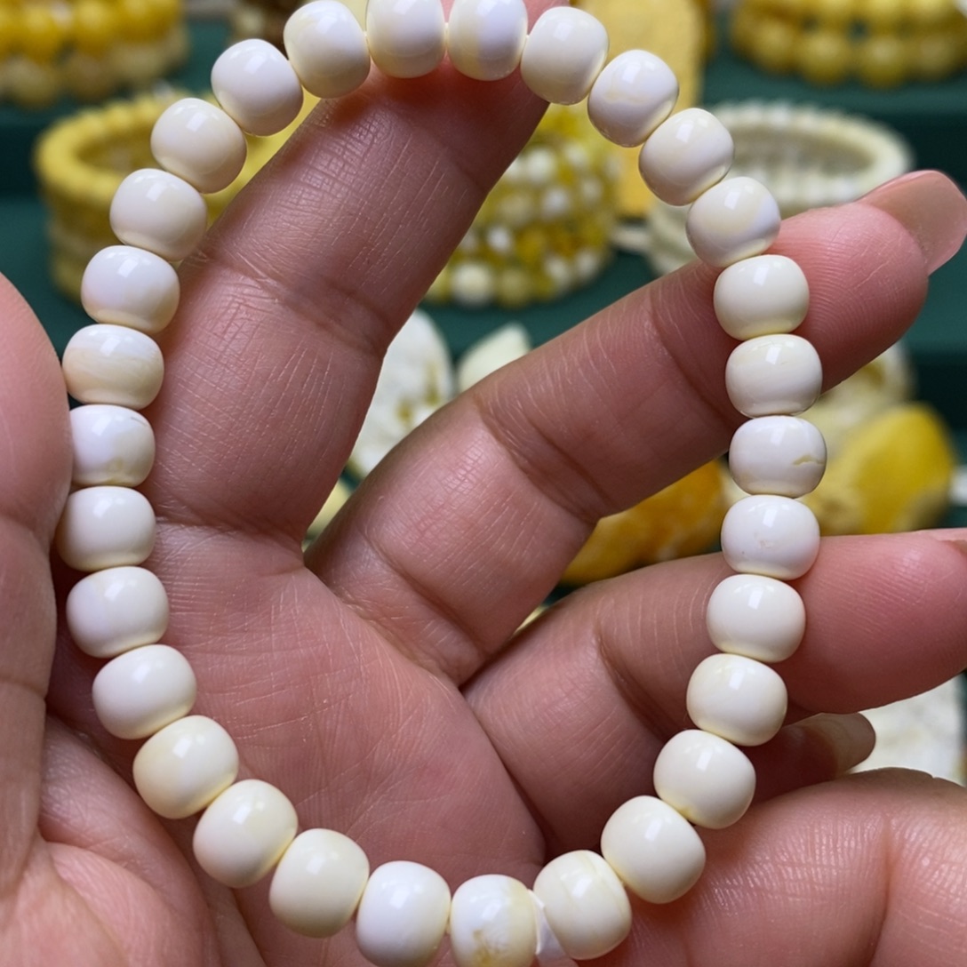 蜜蜡未镶嵌裸石7.5➕