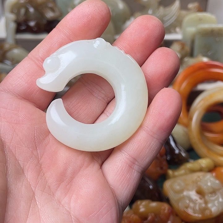 檐***子和田玉未镶嵌颈饰