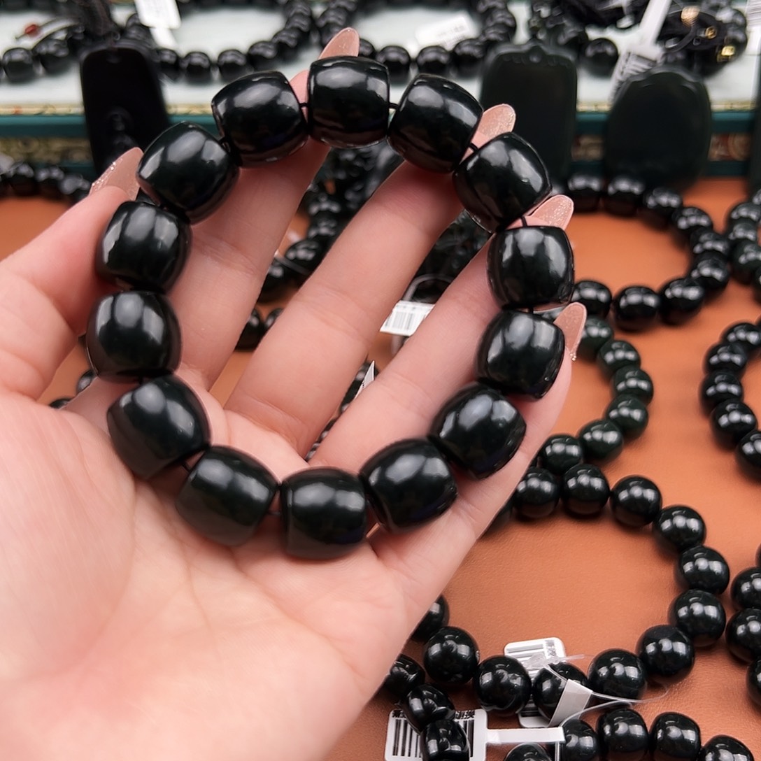 和田玉未镶嵌手串