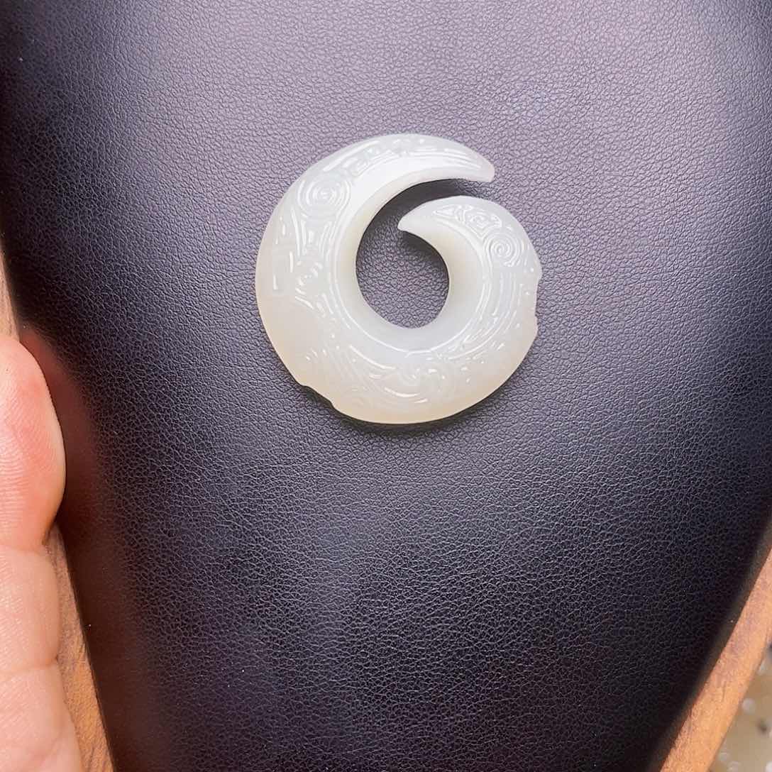 和田玉未镶嵌颈饰老*