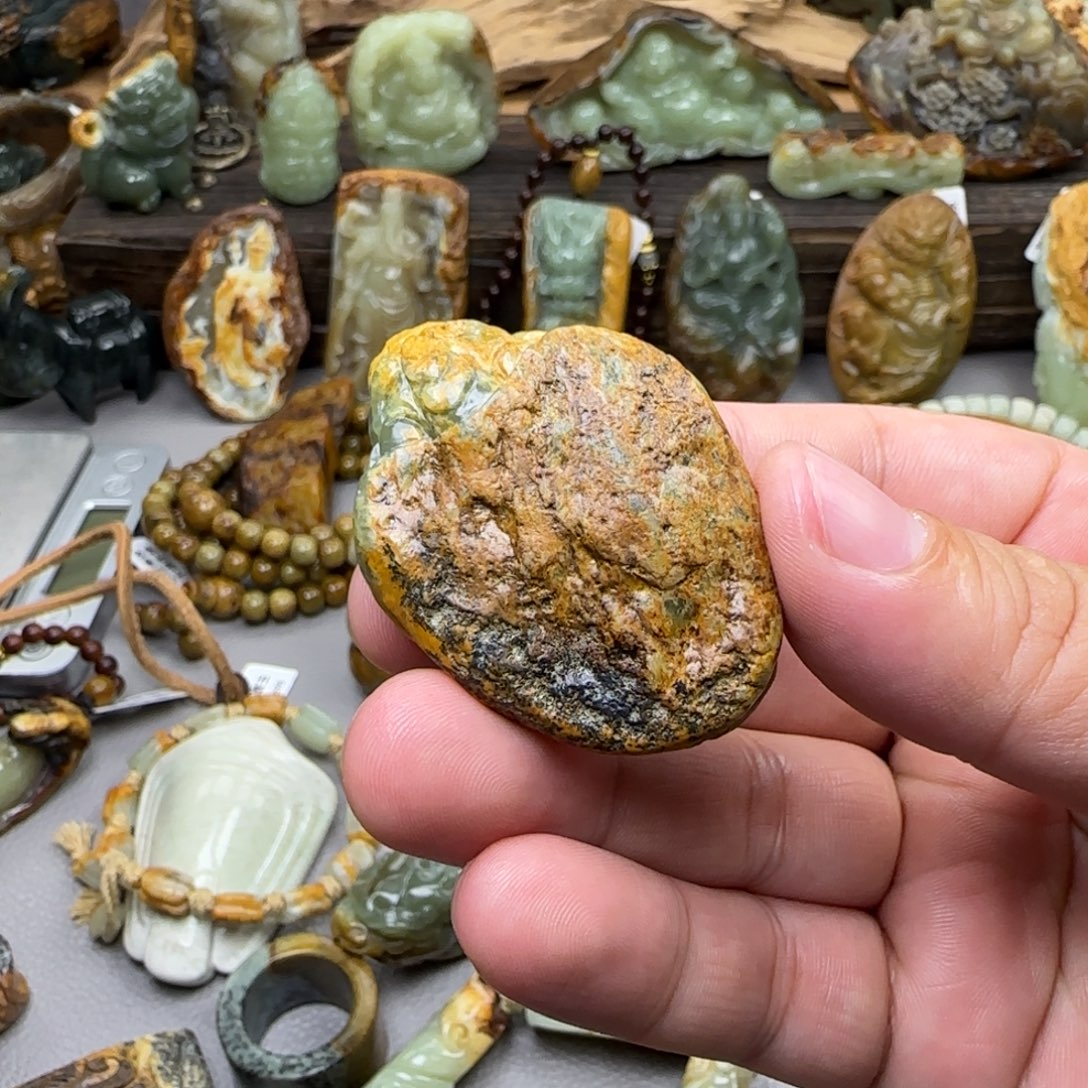 岫岩河磨玉（透闪石质玉）未镶嵌珠宝奇石