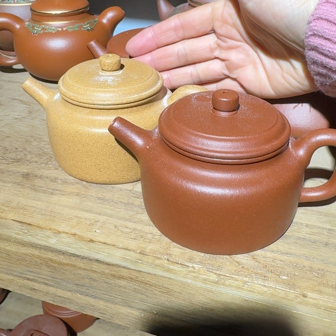 段泥茶壶忠*200毫升左右两个壶