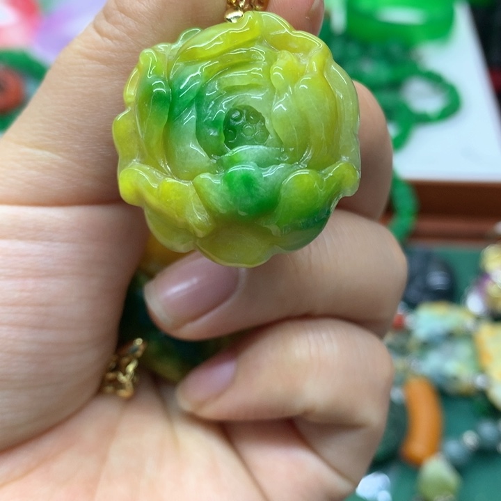 颈饰未镶嵌翡翠吊坠