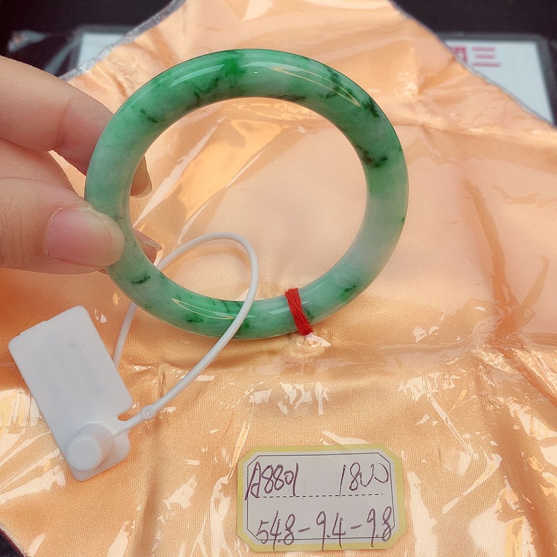 翡翠手镯未镶嵌缅甸翡翠
