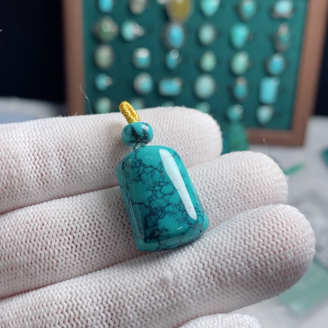 绿松石颈饰未镶嵌