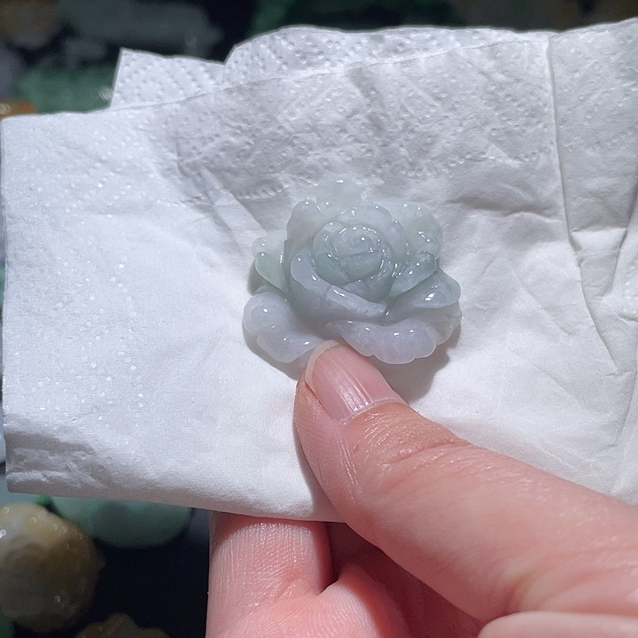 颈饰未镶嵌翡翠，天