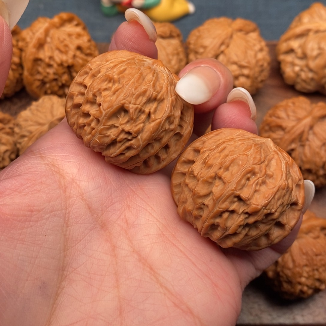 文玩核桃把件桃****?山地红皮磨37