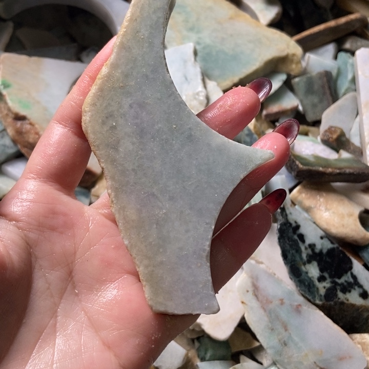 翡翠颈饰未镶嵌天然翡翠