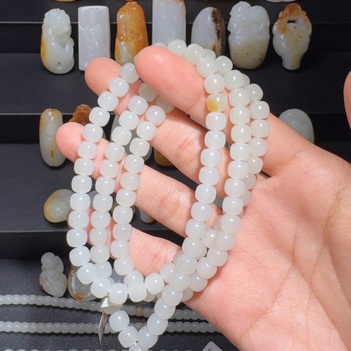 泥***落和田玉未镶嵌颈饰