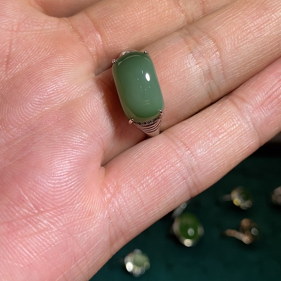 【闪购商品】银S925镶嵌戒指和田玉（碧玉）
