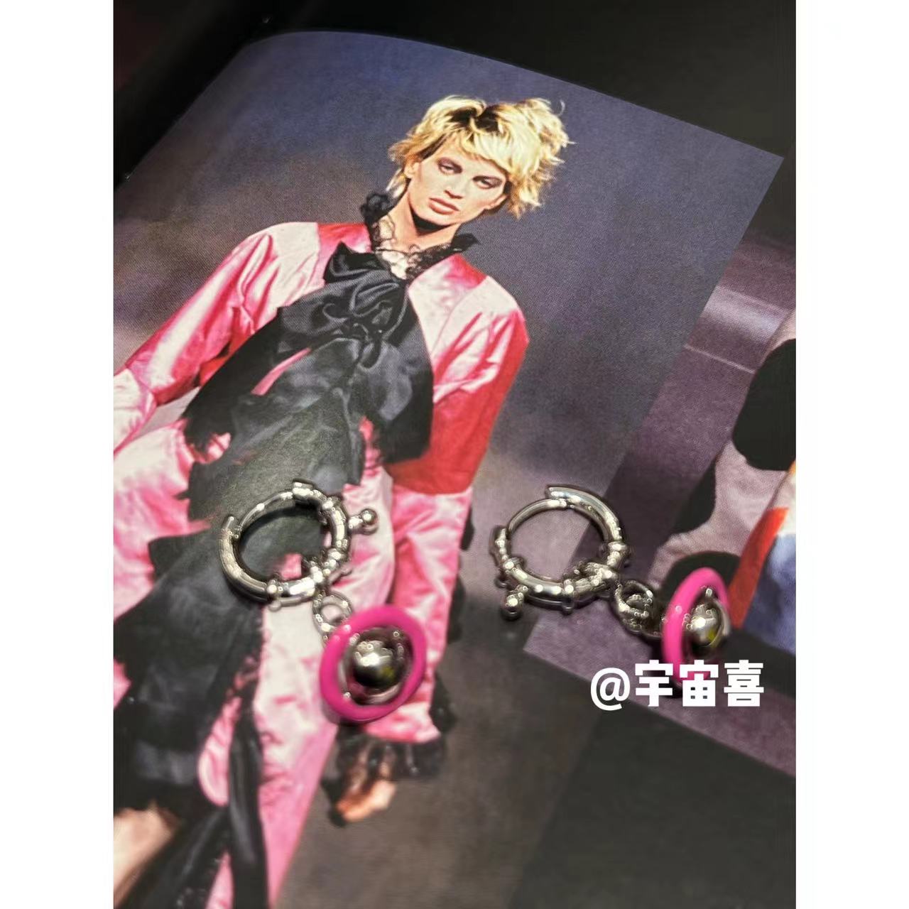 铜合金珐琅耳饰 E1-087【玫粉色珐琅立体星球锁扣迷你耳扣】