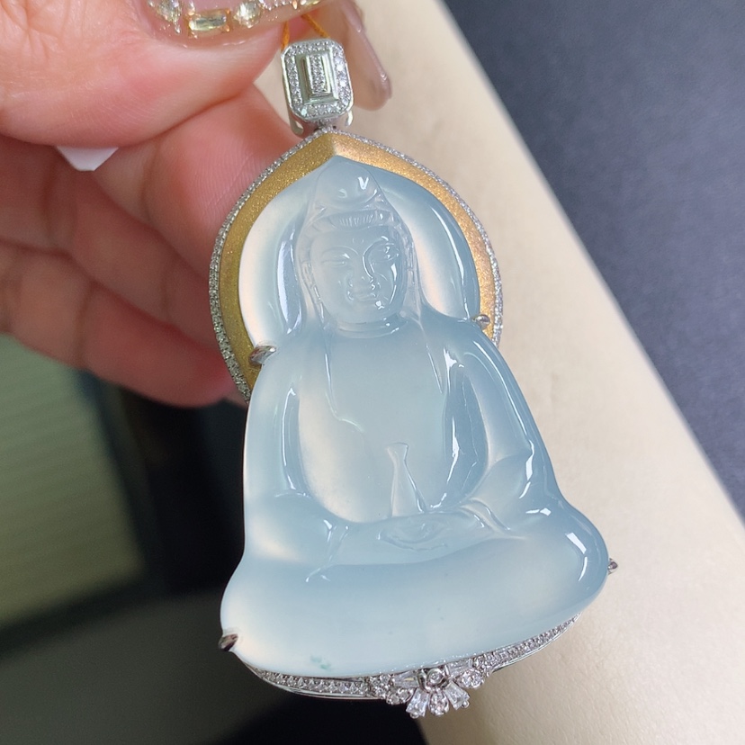 【闪购商品】翡翠颈饰18K金镶嵌素衣