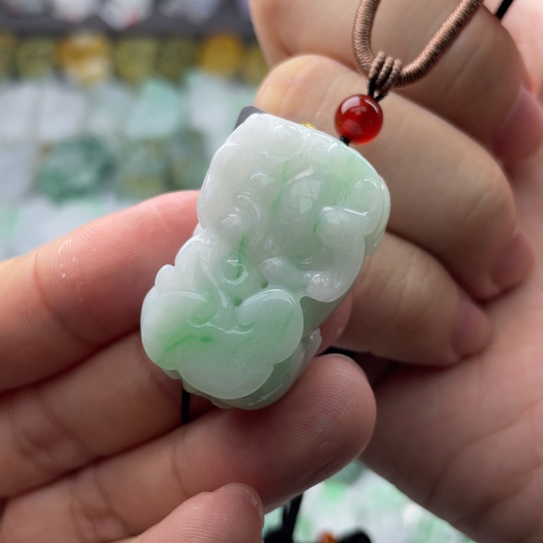 翡翠未镶嵌颈饰貔貅8
