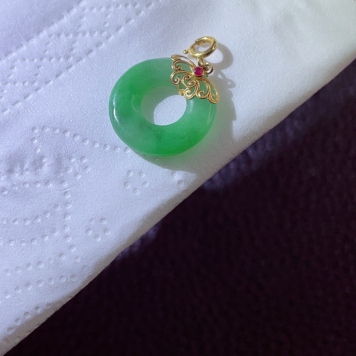 翡翠18K金镶嵌颈饰翡翠