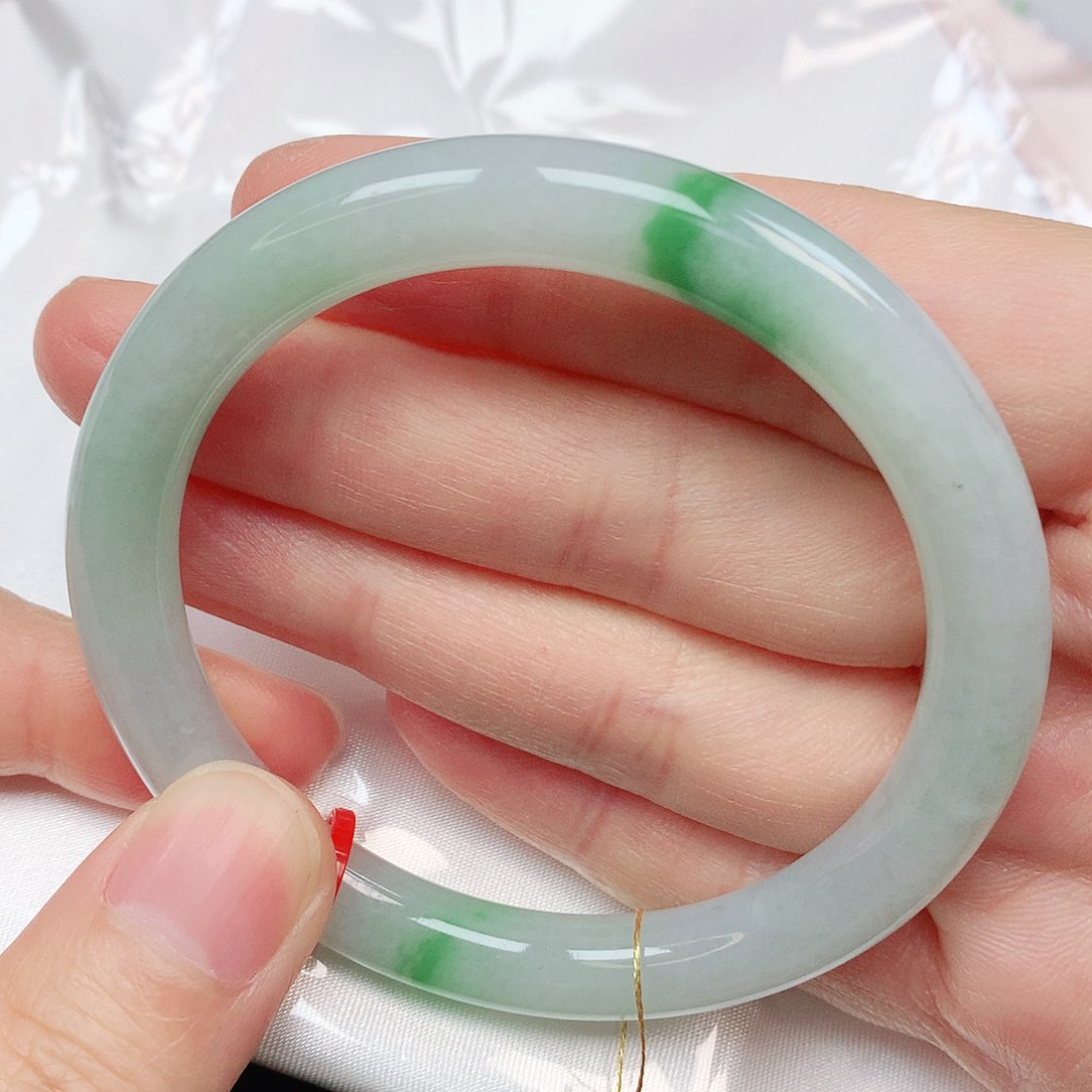 翡翠手镯未镶嵌抖音625