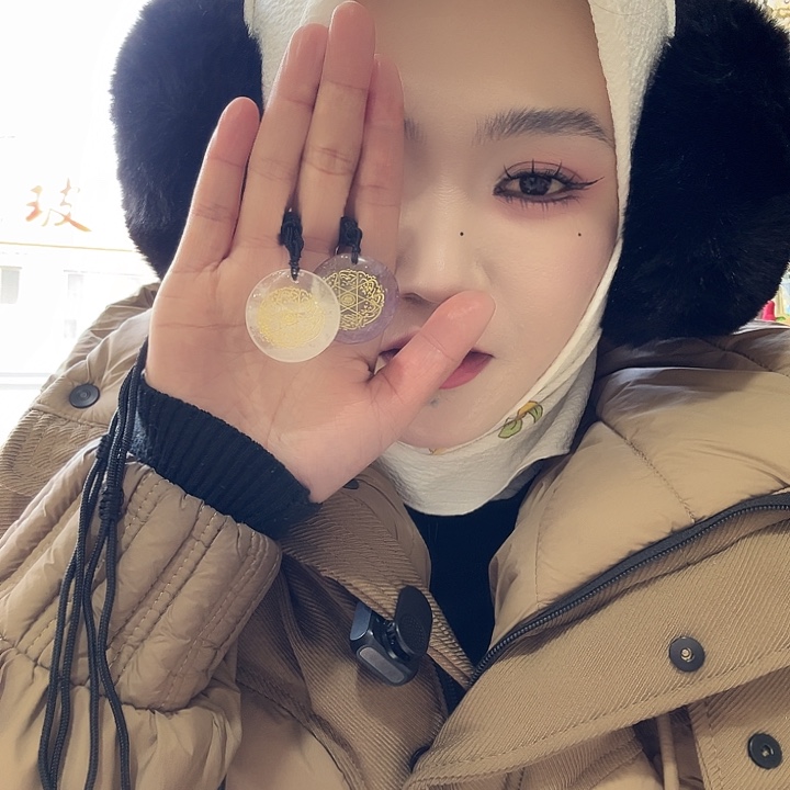 树脂白色紫色水晶的项链