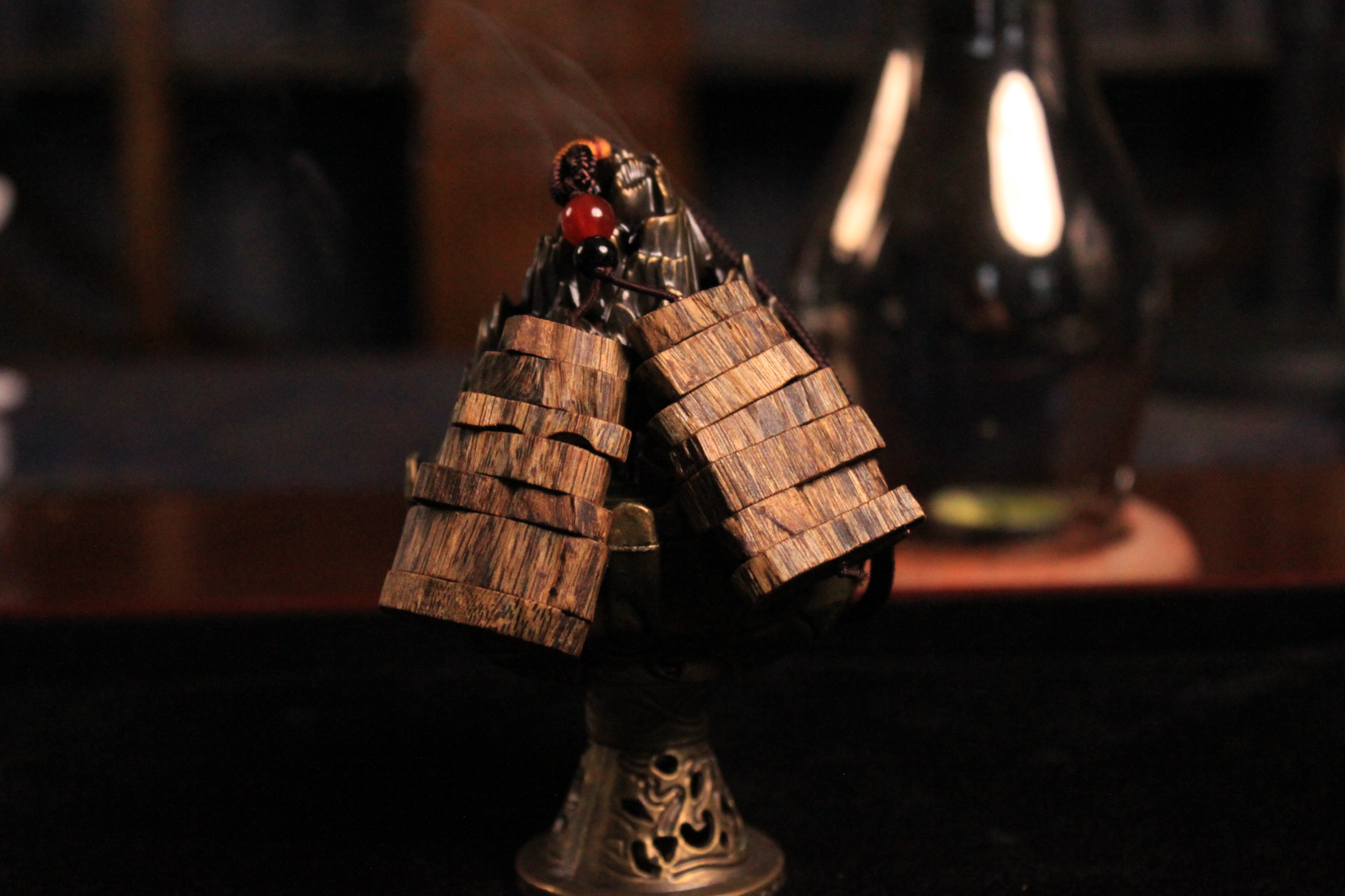 沉香【小重山】高油奇楠沉香碎块车挂17克左右多样性发货一条