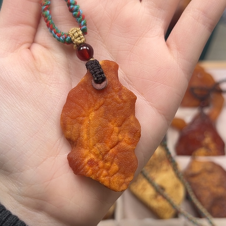 琥珀珠宝奇石未镶嵌