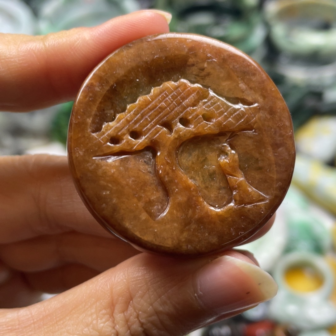 翡翠未镶嵌颈饰牌子