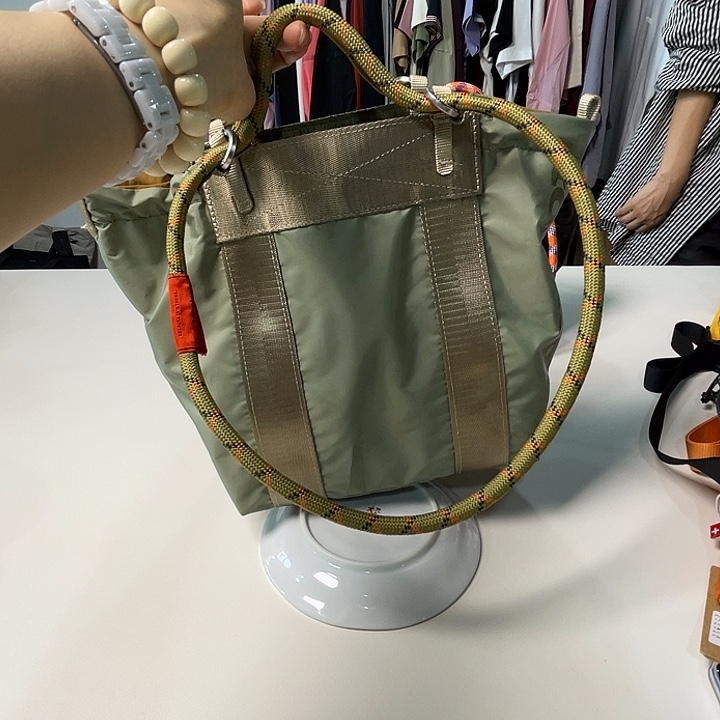 瓷片199。。。。。。。。。。。。。。。