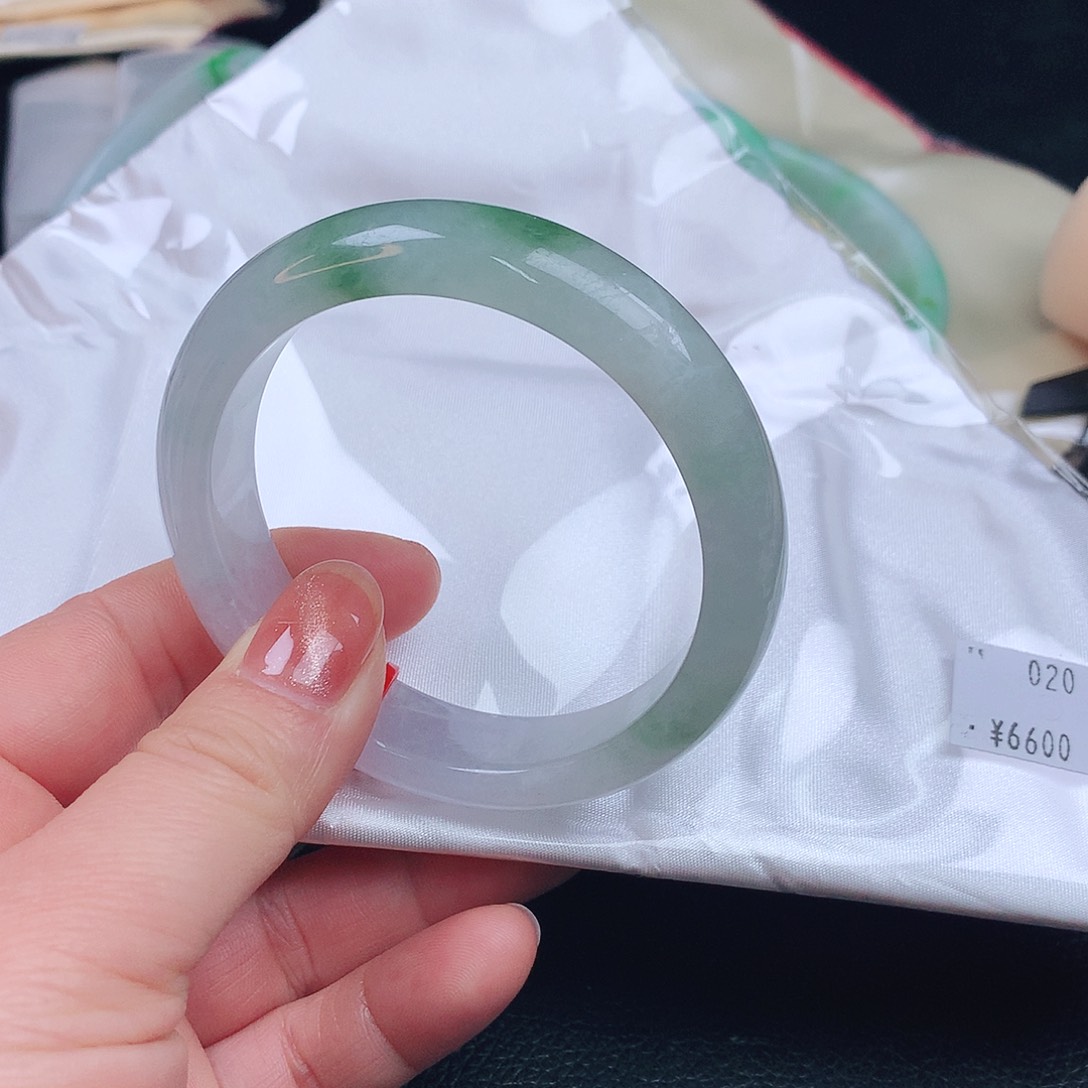 翡翠手镯未镶嵌花*岁020xxccvv