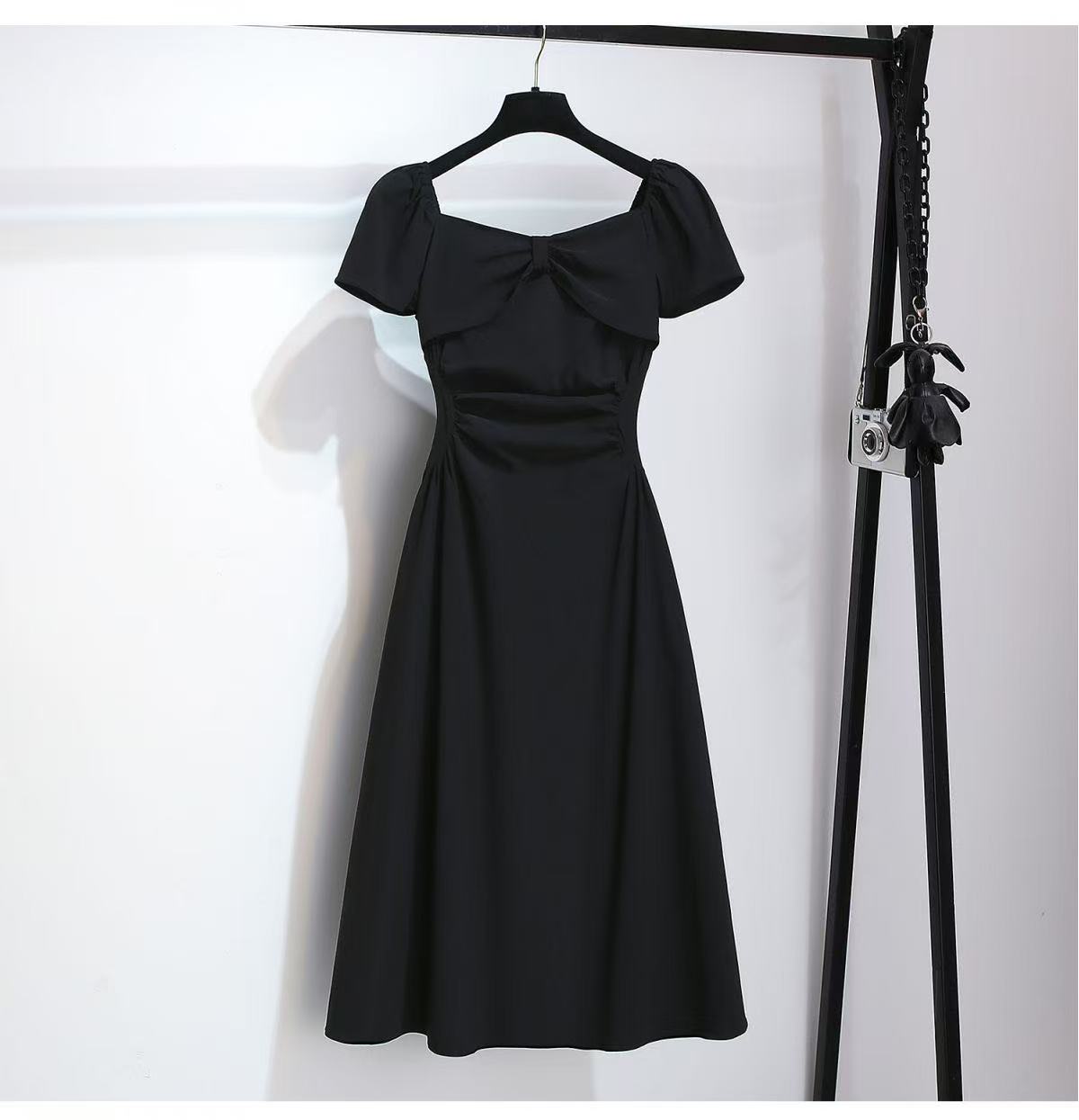 2025（非图片款）A字裙法式连衣裙优雅缎面小黑裙方领cleanfit风