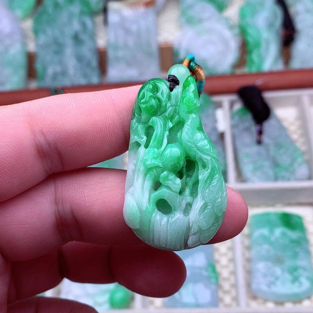 翡翠未镶嵌吊坠(不含链)