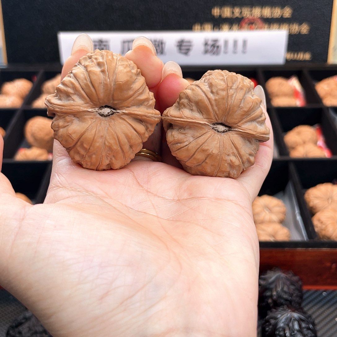 把件文玩核桃一**生42南瓜全品近圆一字深凹底大正肩42S2