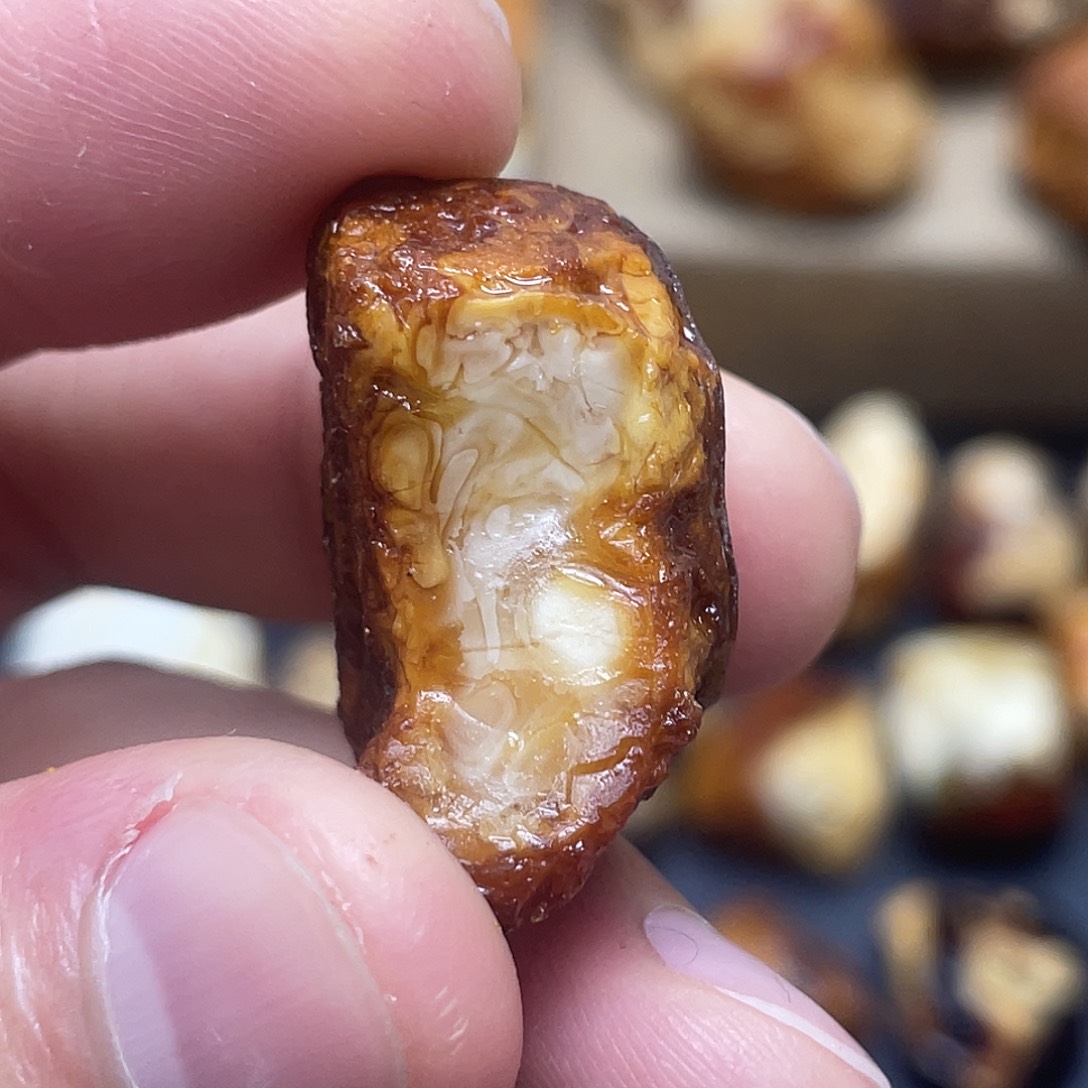 未镶嵌定制琥珀定制