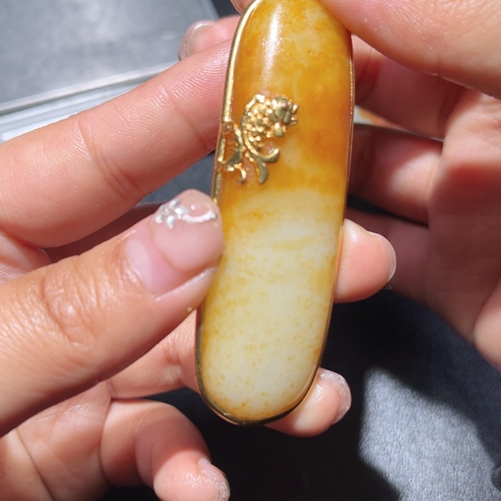 和田玉未镶嵌珠宝奇石
