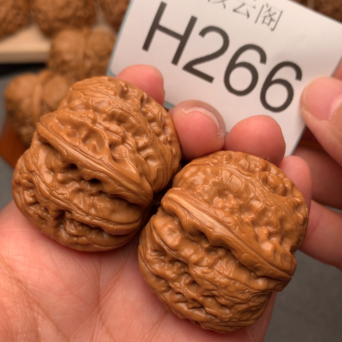 文玩核桃把件42元宝