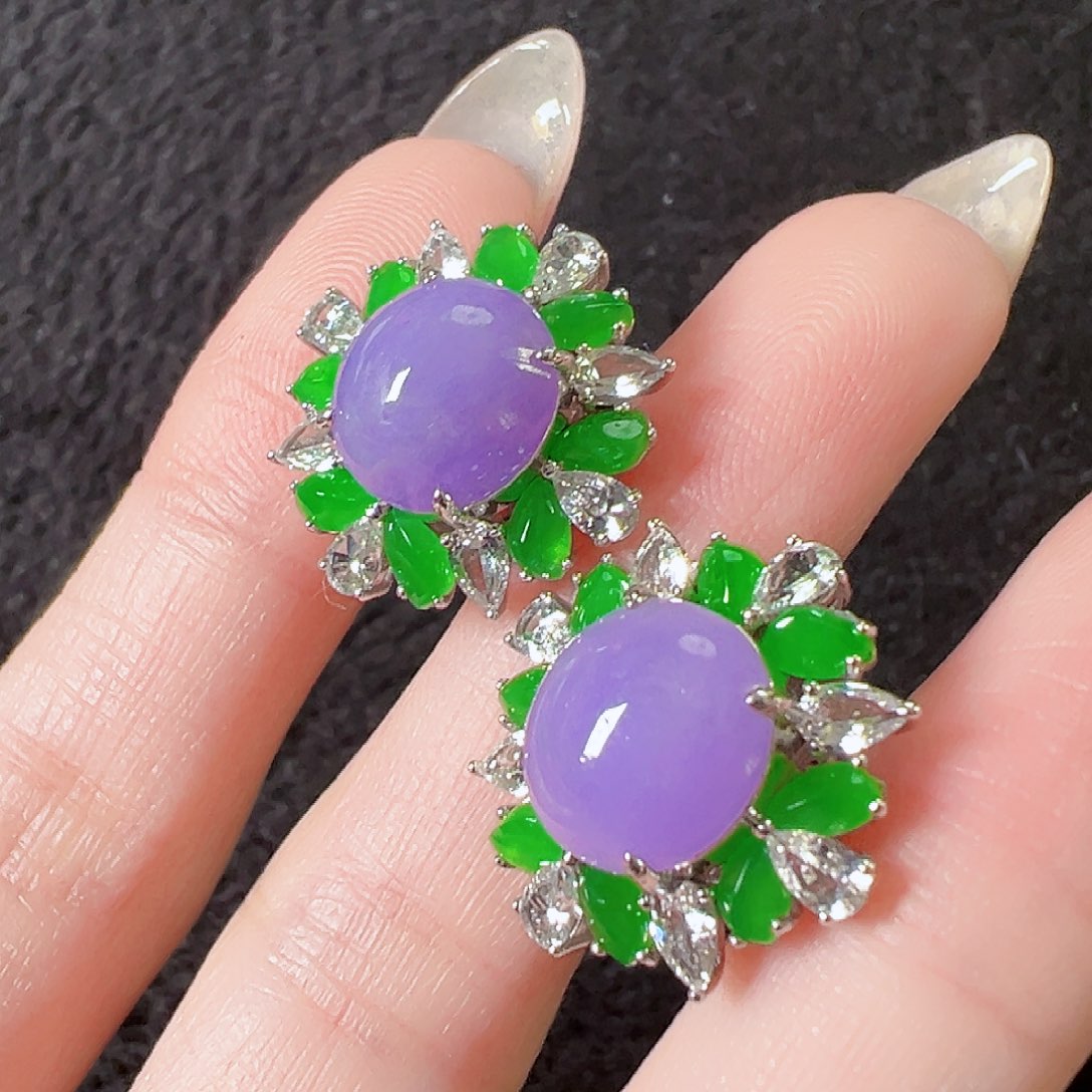 翡翠耳饰18K金镶嵌签收后24小时鉴赏期，过时不退