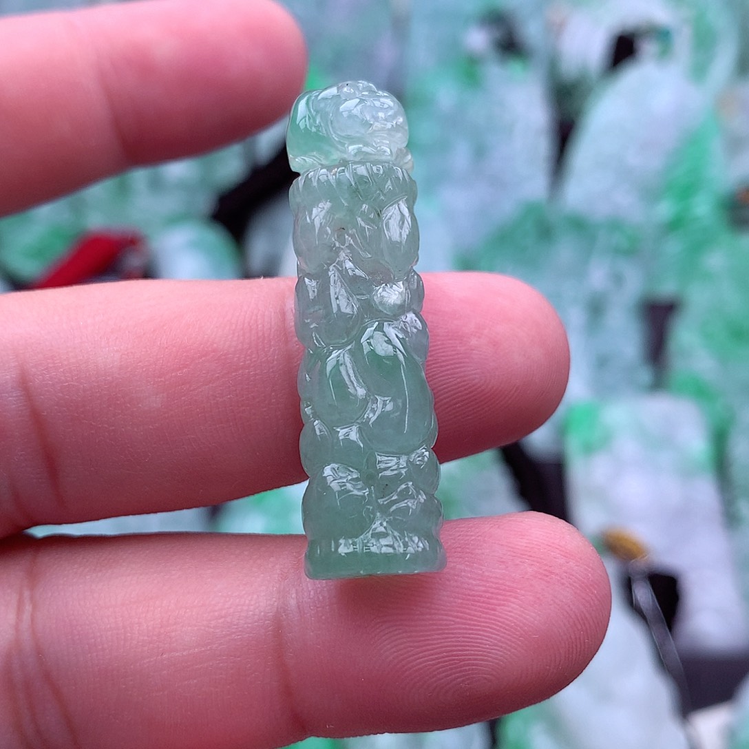 吊坠(不含链)未镶嵌翡翠