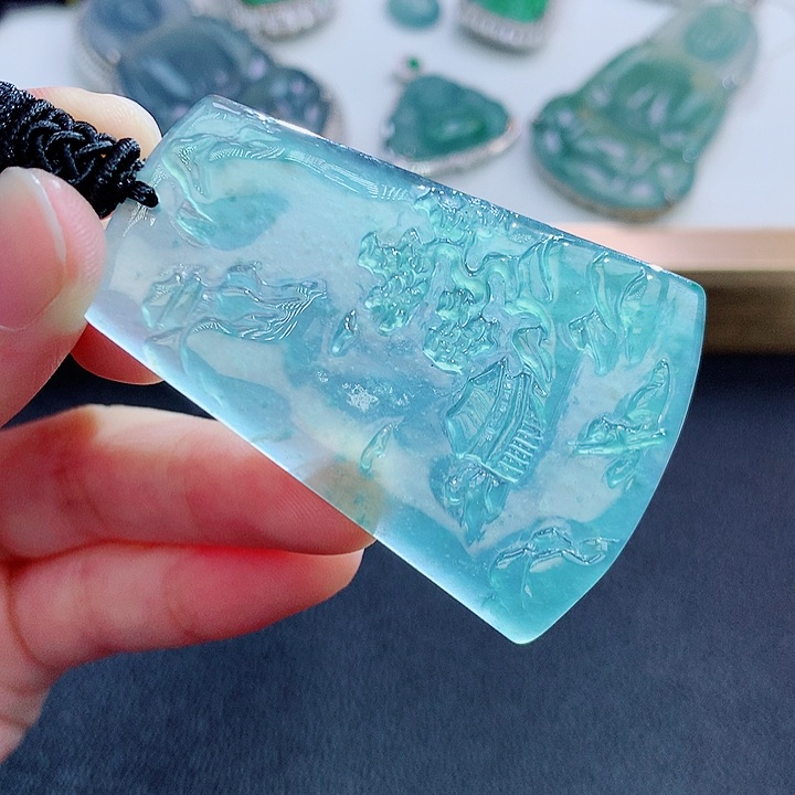 翡翠颈饰未镶嵌翡翠
