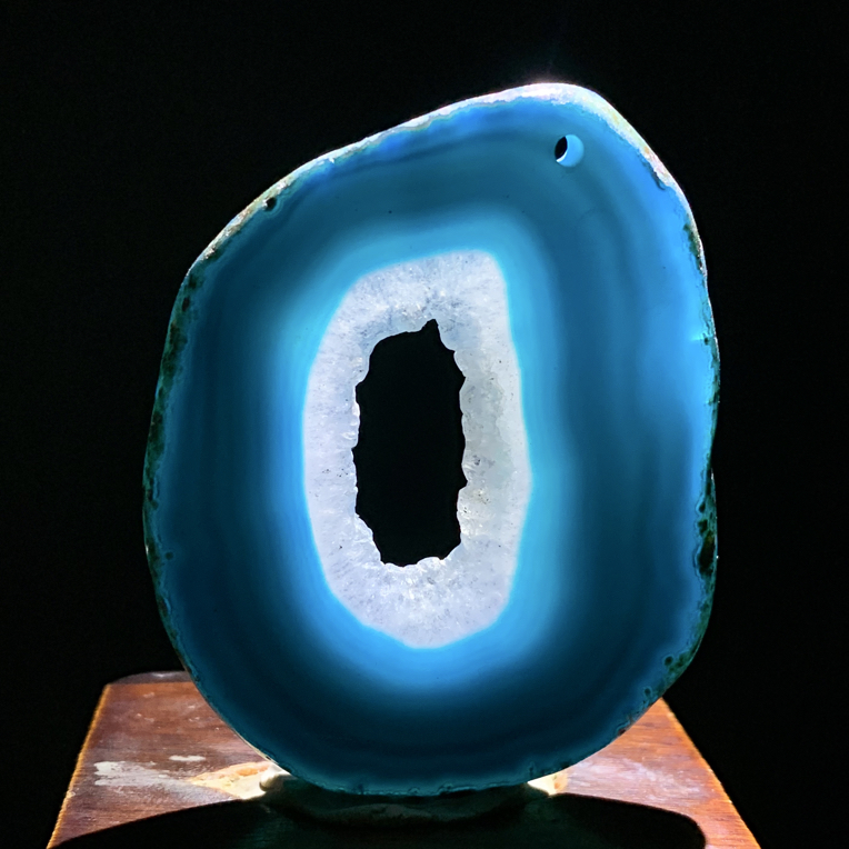 巴西玛瑙原石切片吊坠天然洞深蓝色毛衣链335尺寸65/50/6mm