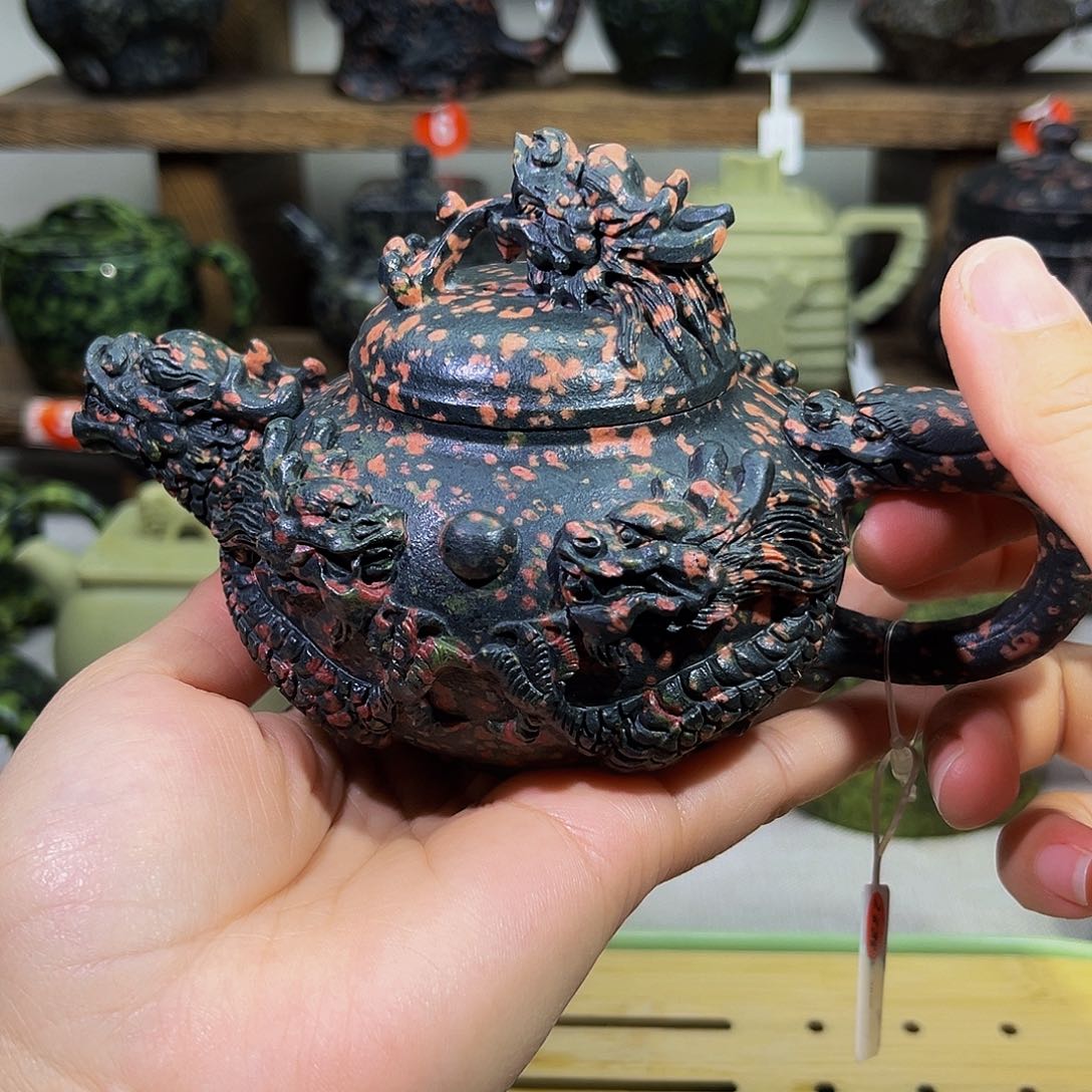 清*梅花石安山玉精品壶