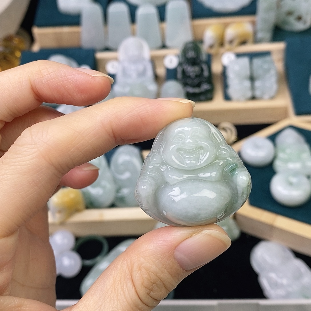 翡翠未镶嵌颈饰佛公