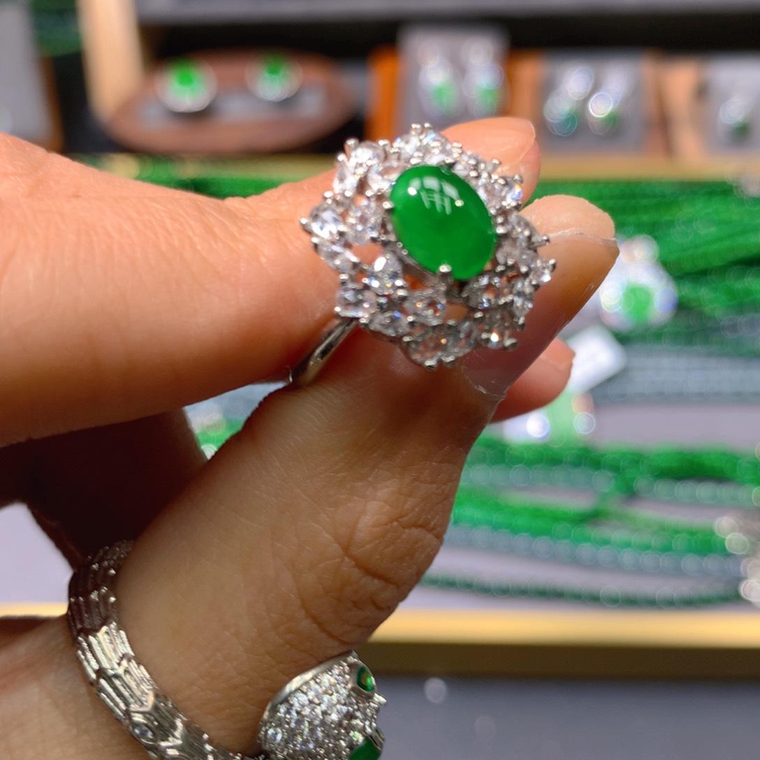 翡翠手链未镶嵌天然翡翠