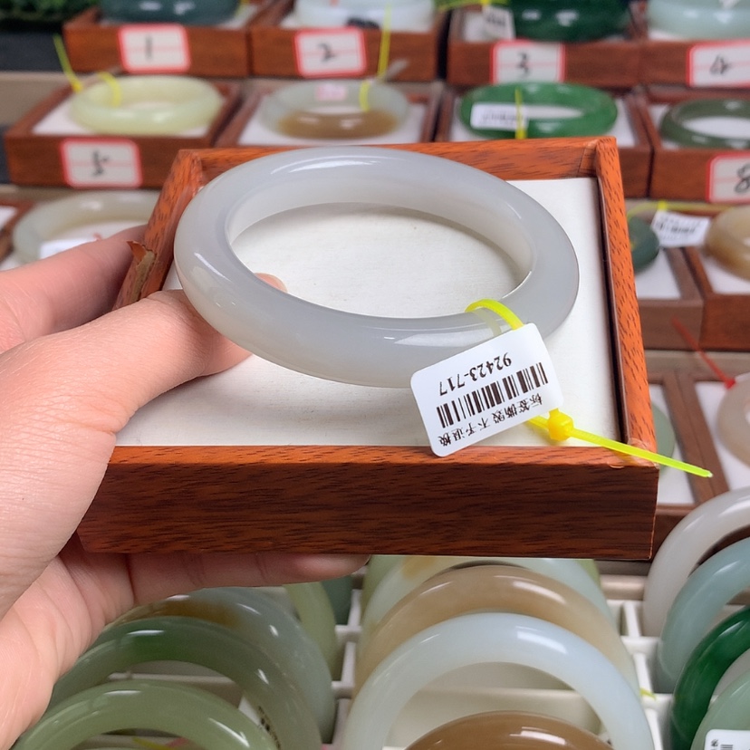 【闪购商品】和田玉（糖玉）未镶嵌手镯