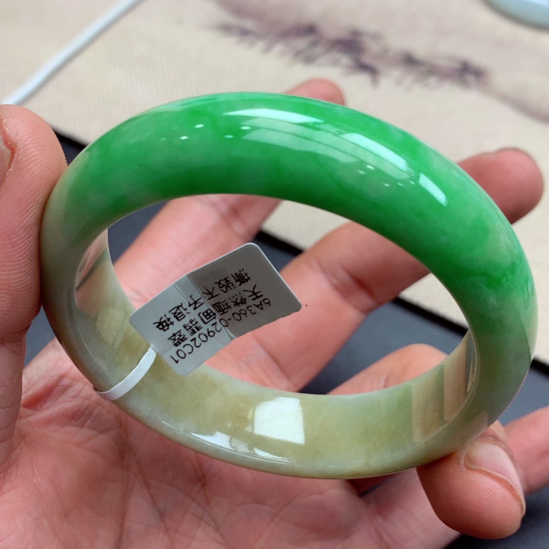 翡翠手镯未镶嵌缅甸翡翠